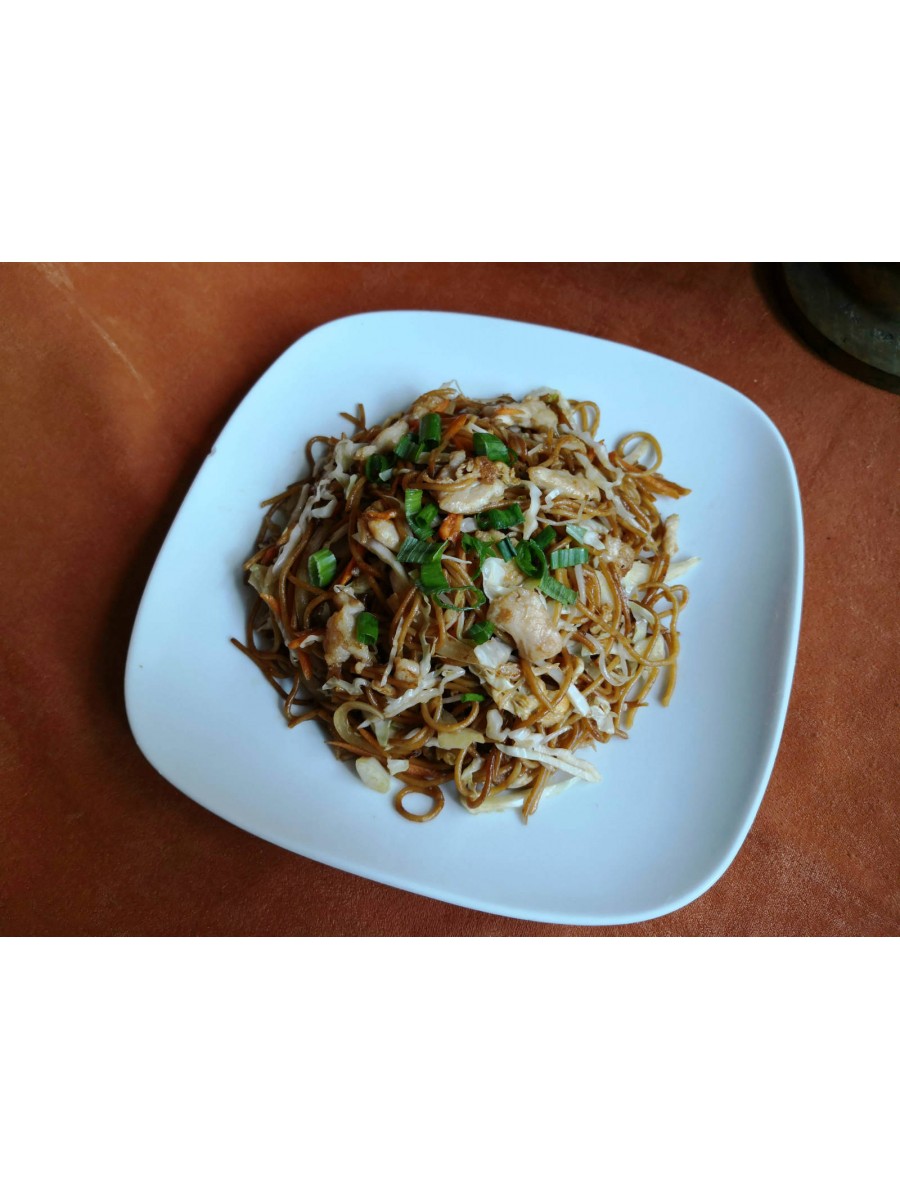 124. Спагети със зеленчуци и пилешко 700гр