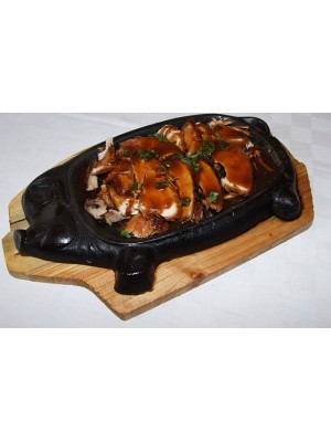 N18. Пилешко по китайски върху метална плоча 500гр