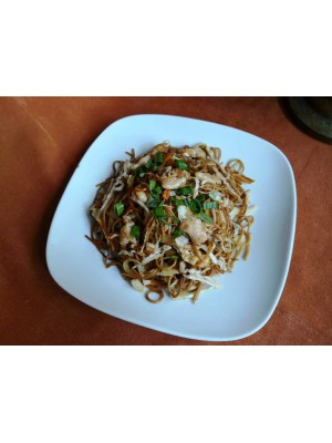 124. Спагети със зеленчуци и пилешко 700гр