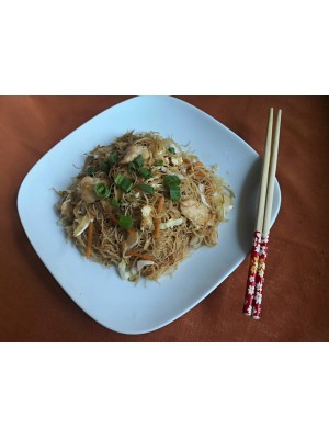 134. Оризово фиде със зеленчуци и пилешко 600гр